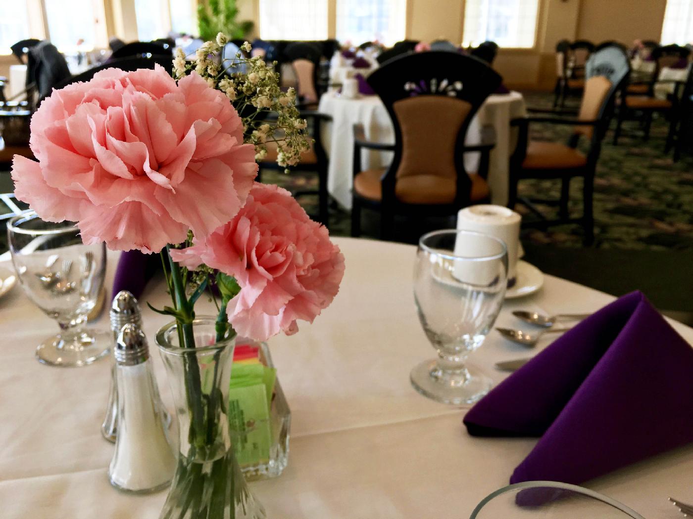 Table Decorations Adding Elegance to Our Dining Room